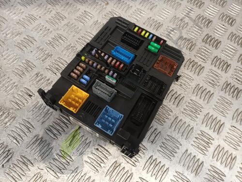 MK3 VAUXHALL VIVARO ECU