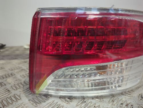 TOYOTA Avensis T27 Rear Tail Light Right Side
