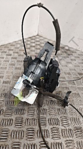 NISSAN Juke F15 DOOR LOCK MECH RIGHT FRONT