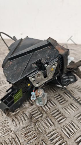 NISSAN Juke F15 DOOR LOCK MECH RIGHT FRONT