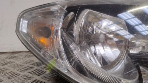 SEAT EXEO S CR TDI MK1 Headlight Headlamp Right Side
