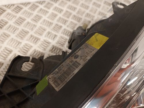 NISSAN QASHQAI J10 Headlight Headlamp Left Side