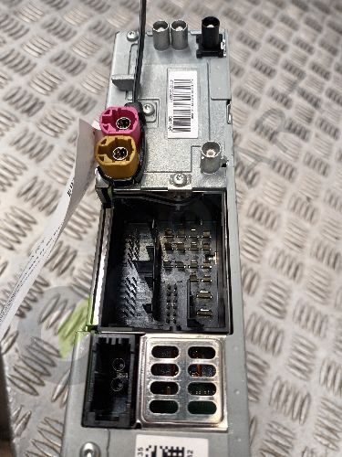 AUDI A1 SPORTBACK MK1 FL 8X Stereo Radio CD HEAD UNIT (NO CODE)