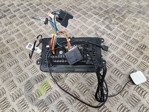 VOLKSWAGEN GOLF GTI MK5 A5 1K Stereo Radio CD HEAD UNIT (NO CODE)