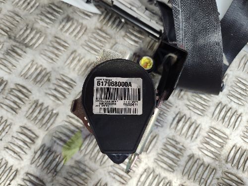 NISSAN JUKE MK1 F15 Seat Belt Right Front